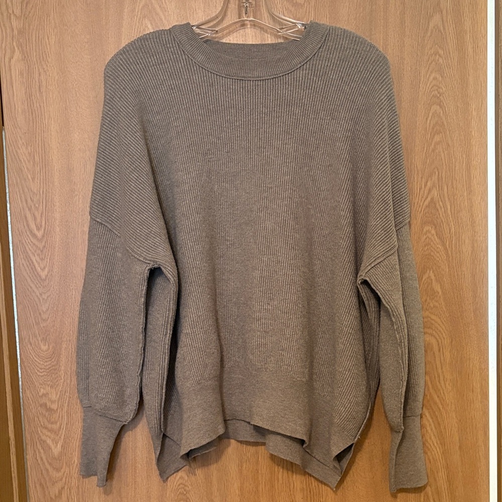 Cozy Gray Oversized Amazon Crew Neck Sweater